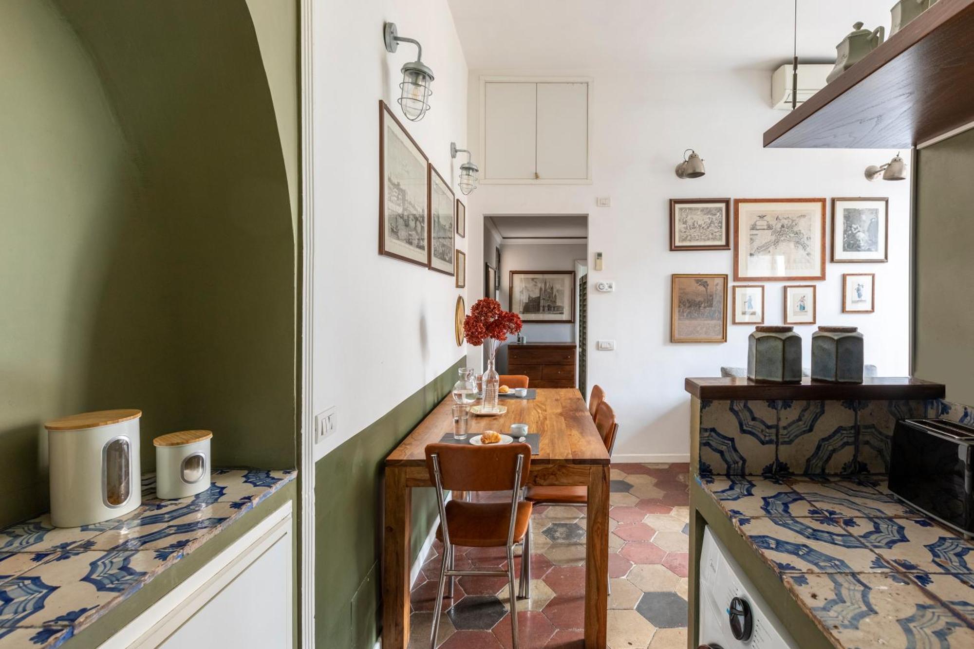 Colosseo Apartment- Heart Of Rione Monti Rome Exterior photo